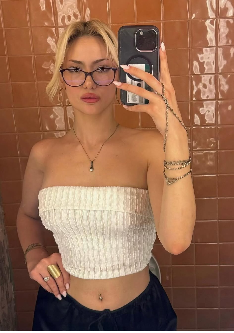 Solfasol Bakımlı Bayan Escort Oya