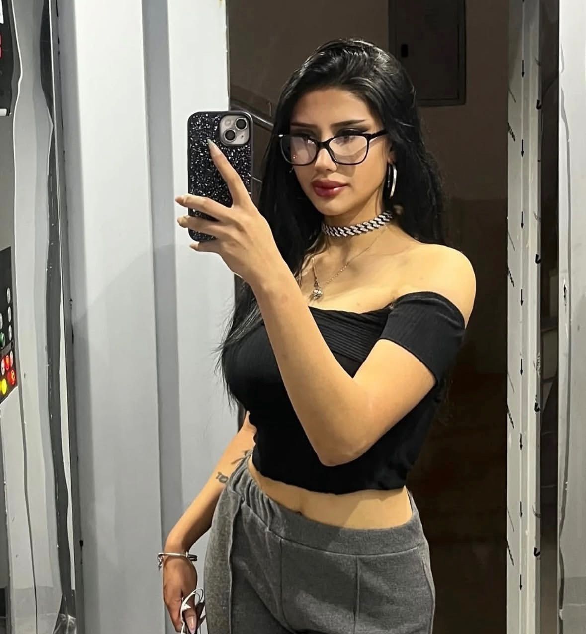 Aydınlıkevler Deneyimsiz Bayan Escort Bütün