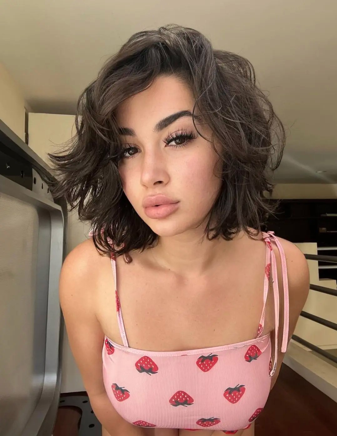 Zübeyde Hanım Modern Bayan Escort Elmas